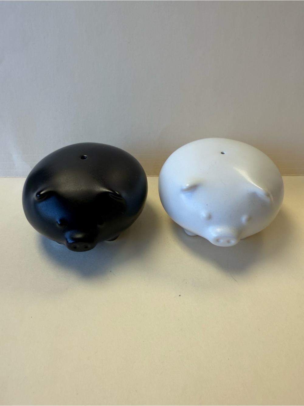 Vintage 90’s Jonathan Adler Black & White Ceramic Pig Shaker Pair.